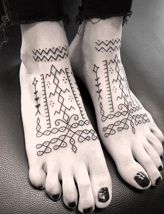 Tribal Tattoo Pied