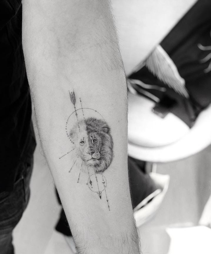 Tatouage Signe Astrologique Lion à Crinière Hérissée