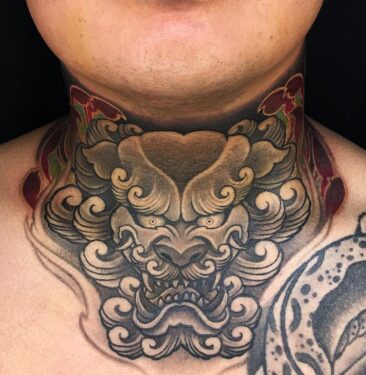 Tatouage Tête De Dragon Japonais Sur Le Cou