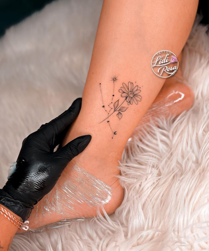 Tatouage Signe Astrologique Taureau Fleur Et Constellation