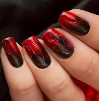 Nail art flamme rouge et noir