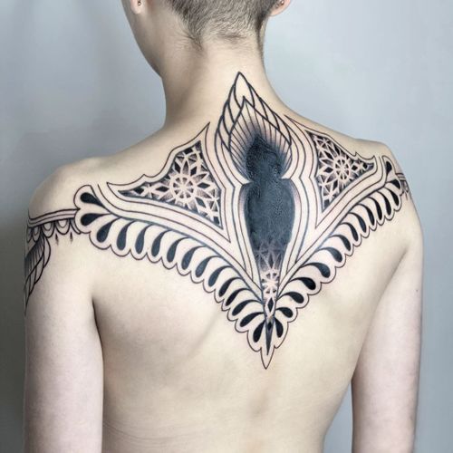 tatouage ornemental Black Tattoo Et Fleurs 