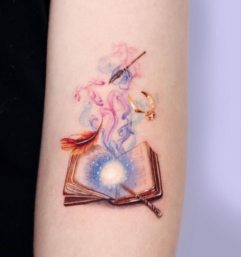 Tatouage Harry Potter Livre Et Objets Dorés 
