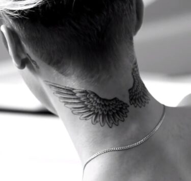 Tatouage Minimaliste Ailes D'ange De Justin Bieber