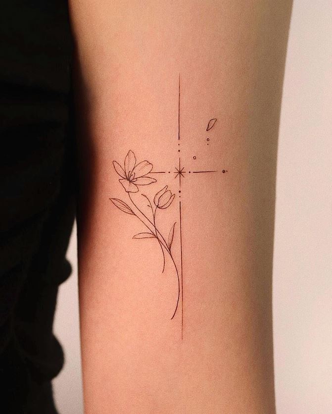 Tatouage Croix étoilée Et Fleurs 