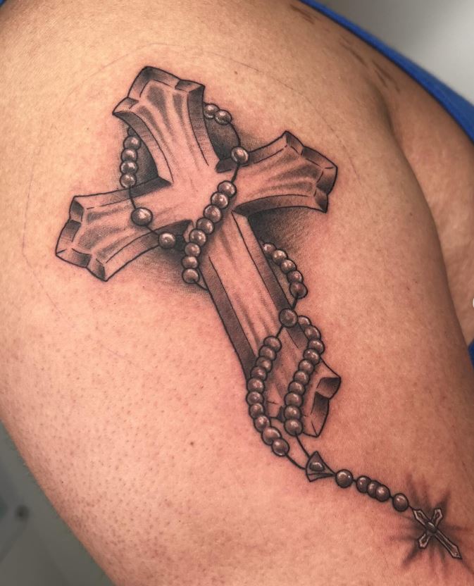 Tatouage Chapelet Autour D'une Croix 