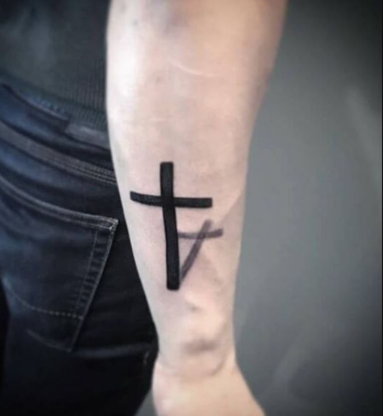 Tatouage Croix à Ombrage 