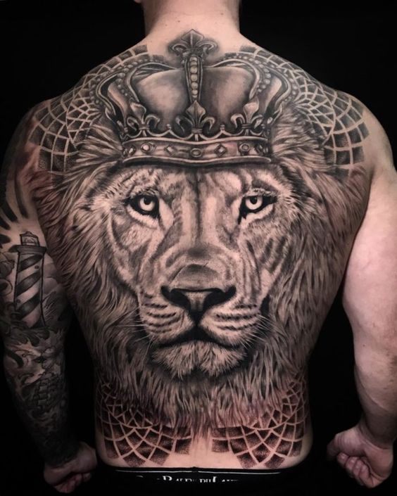 Tatouage Lion, Couronne & Mandala 