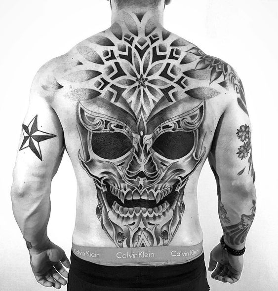 Tatouage Crâne & Mandala 