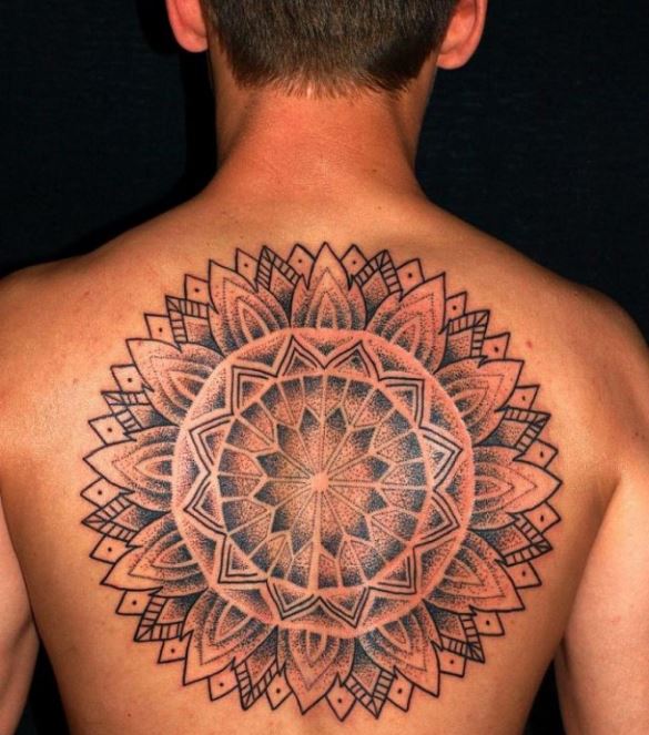 Tatouage Mandala Dot Work 