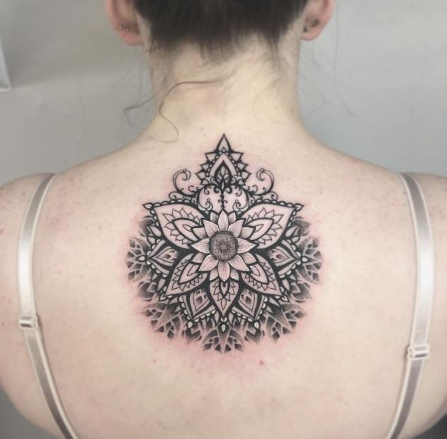 Tatouage Tournesol Mandala 
