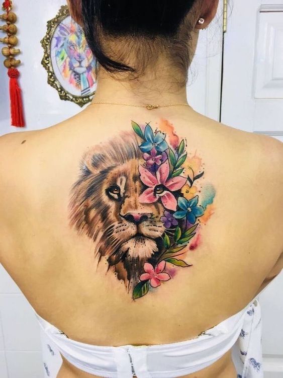 Tatouage Lion Et Fleurs Aquarelles 